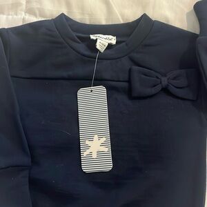 Infant girls long sleeve lightweight sweatshirt